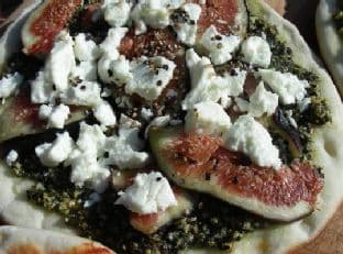Fig and Goat Cheese Pizza With Pesto