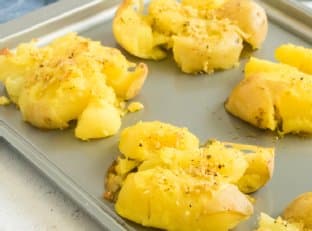 Crispy Garlic Smashed Potatoes